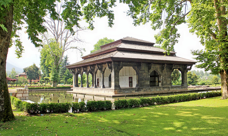 shalimar-bagh-mughal-garden-img